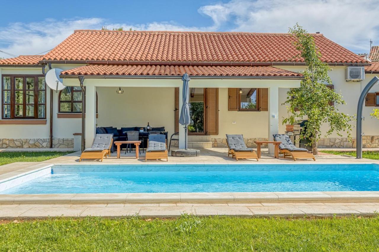 Villa Agatta With Private Pool Smoljanci Dış mekan fotoğraf